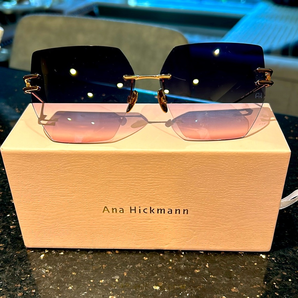 NEW 2024 COLLECTION trendy rimless sunglasses by Ana Hickmann. Very Jimmy Choo…